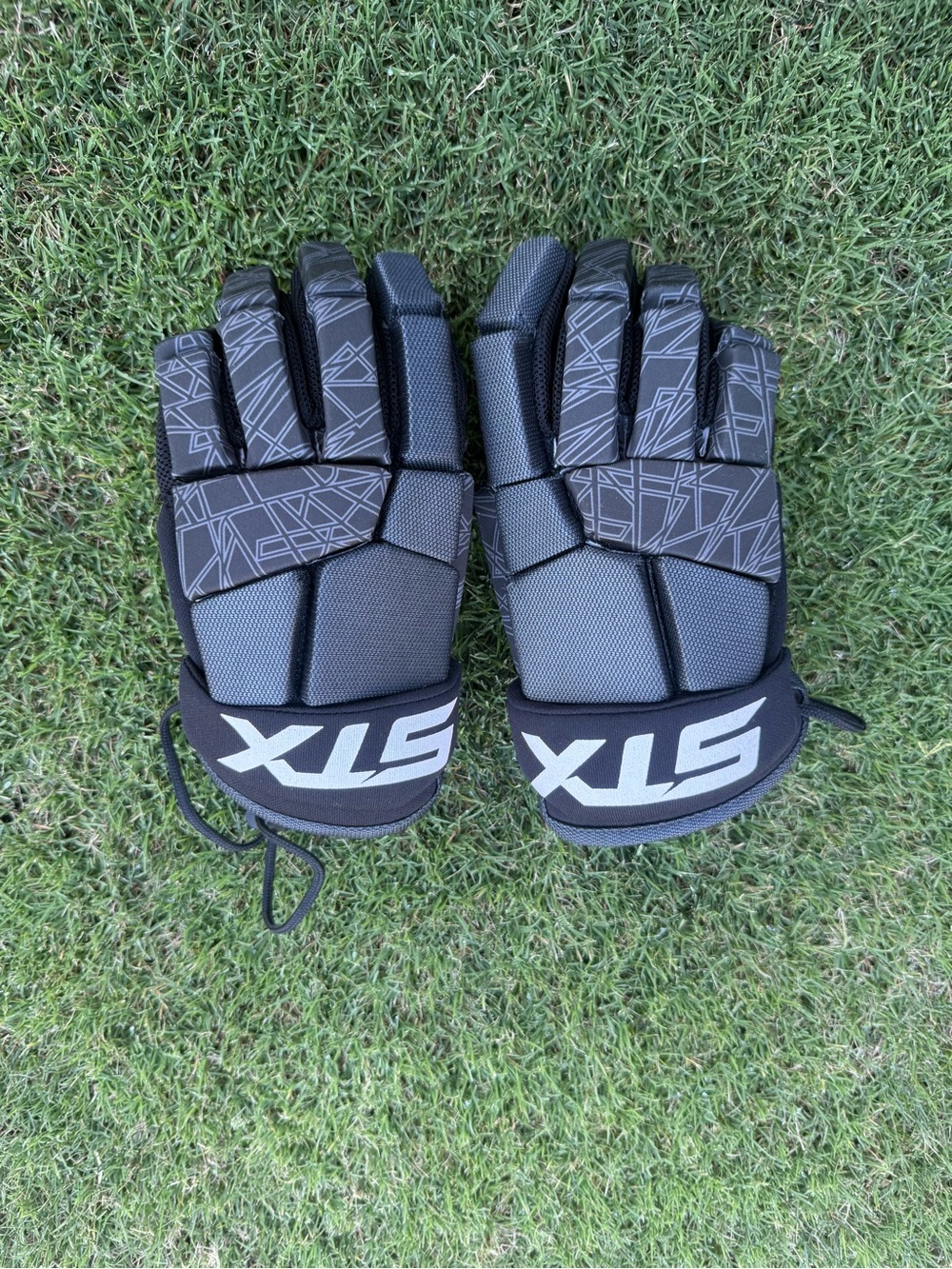STX Black Men's Lacrosse Gloves — Padded Protective Gloves size Mens Medium